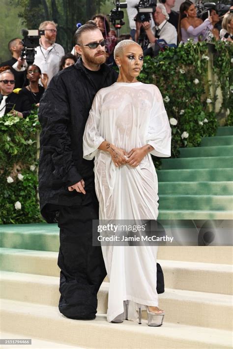 guram gvasalia and doja cat.